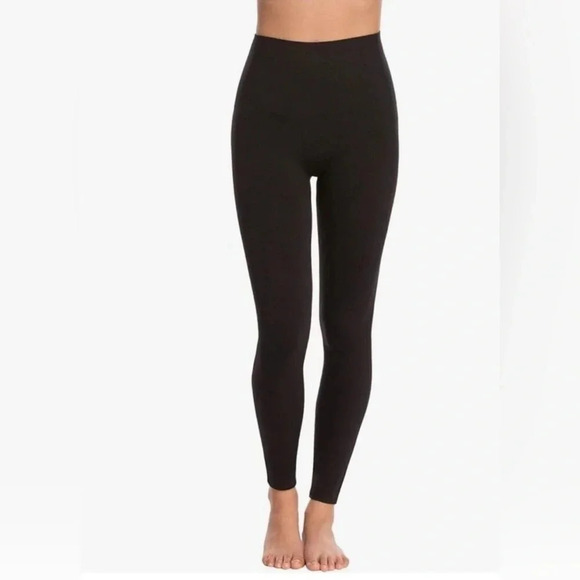 Spanx Seamless Shaping Leggings Very Black Size M - Picture 1 of 5